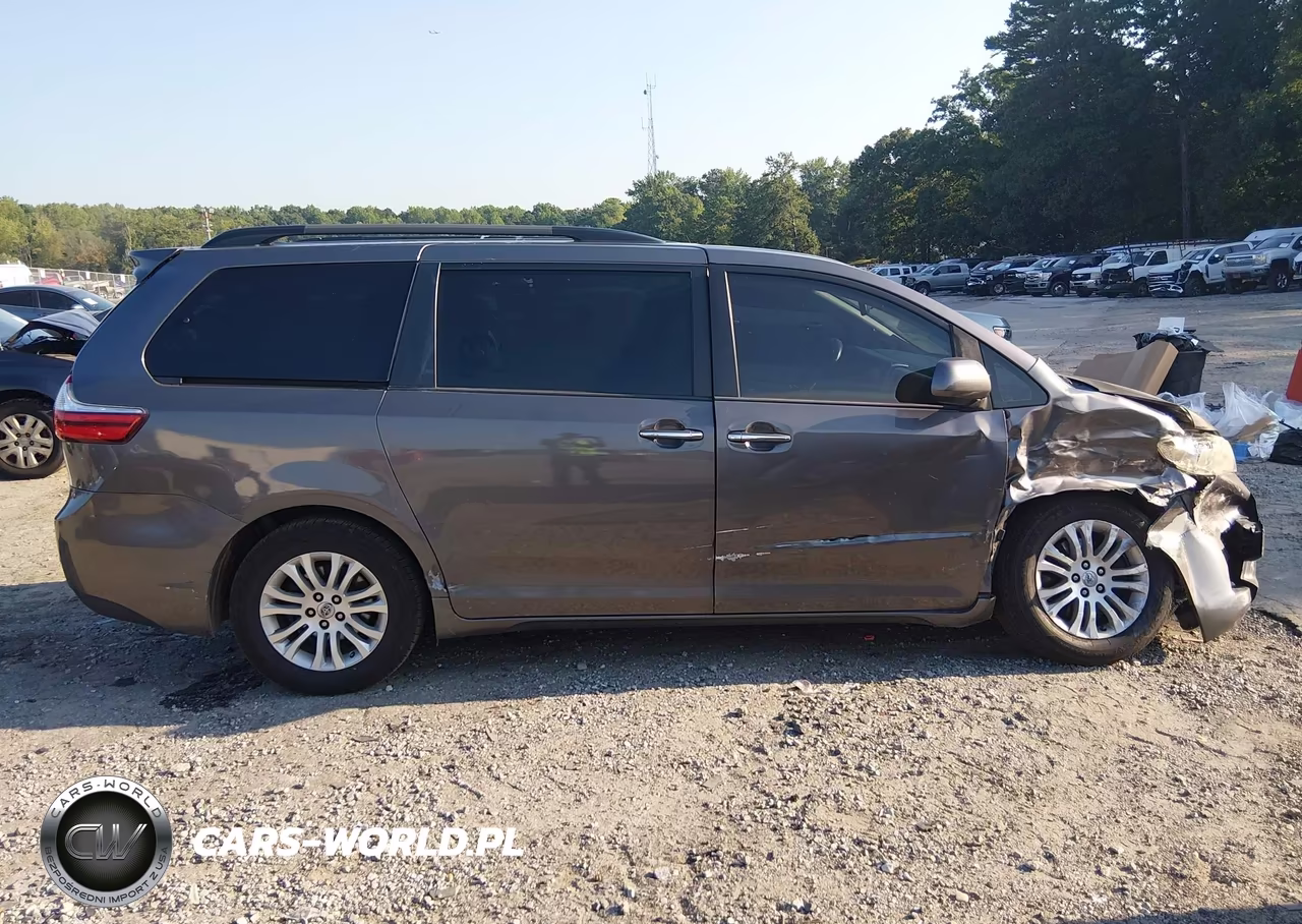 2017 Toyota Sienna Xle 8 Passenger VIN:5TDYZ3DC1HS865292 - 13
