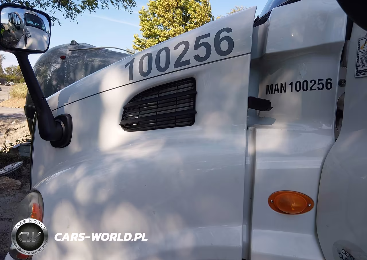 2013 Freightliner Cascadia 113 VIN:1FUBGADV2DLBW3605 - 9
