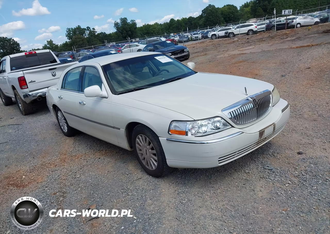 2005 Lincoln Town Car Signature – zdjęcie 1 z 11