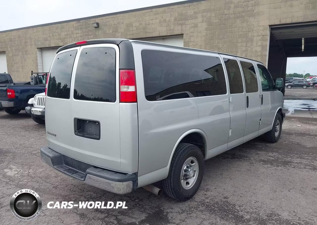 2017 Chevrolet Express 3500 Lt VIN:1GAZGPFF5H1100648 - 4