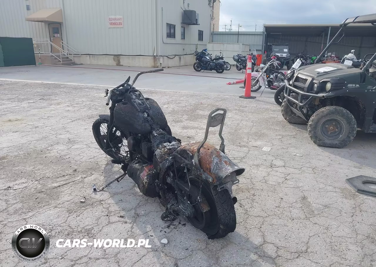 1999 Harley-Davidson Fxst Custom VIN:1HD1BKL18XY050895 - 3