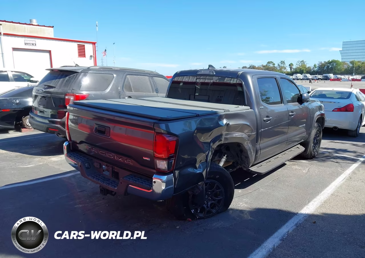 2018 Toyota Tacoma Sr5 V6 VIN:3TMAZ5CN9JM066401 - 4