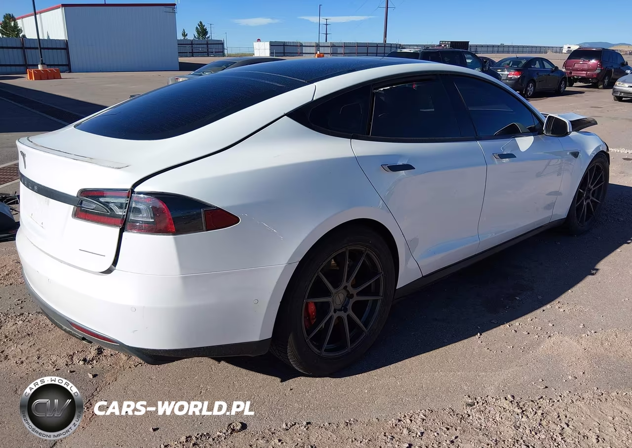2015 Tesla Model S 85D-P85D VIN:5YJSA1E48FF117259 - 4