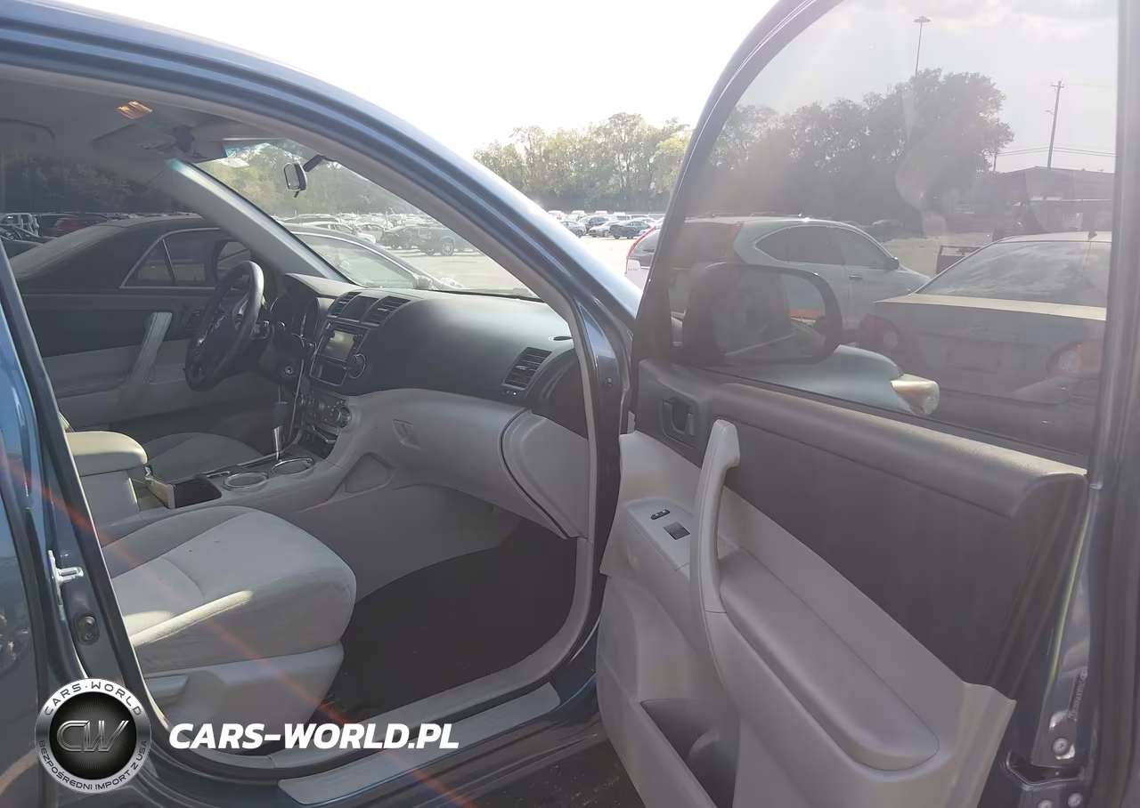 2013 Toyota Highlander VIN:5TDZA3EH5DS038377 - 5