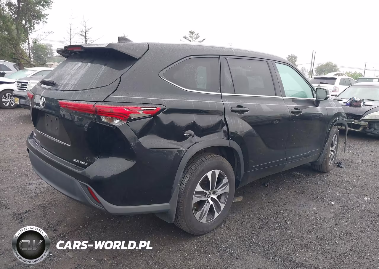 2022 Toyota Highlander Xle VIN:5TDHZRBH7NS586779 - 4