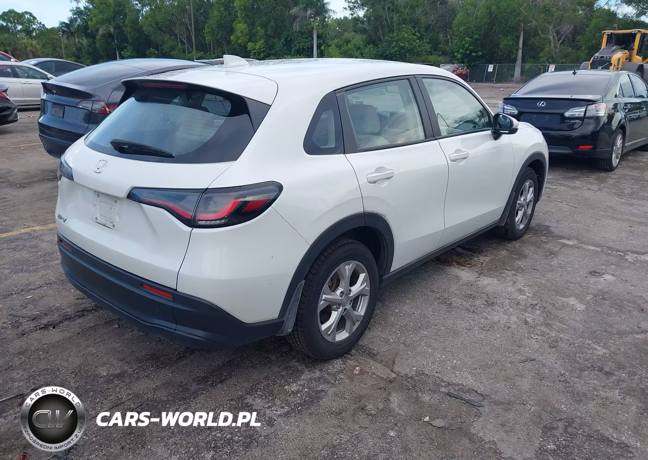2023 Honda Hr-V Awd Lx VIN:3CZRZ2H3XPM727008 - 4