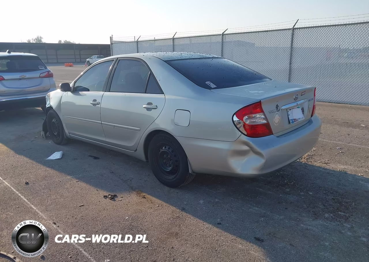 2002 Toyota Camry Le VIN:4T1BE32K92U017042 - 3