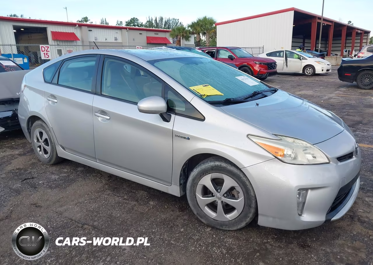 2013 Toyota Prius Three – zdjęcie 1 z 16