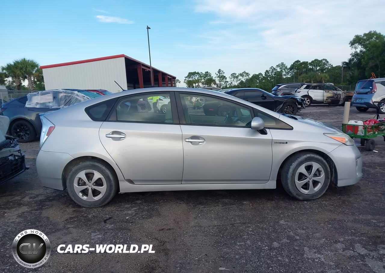 2013 Toyota Prius Three VIN:JTDKN3DU0D0343602 - 13