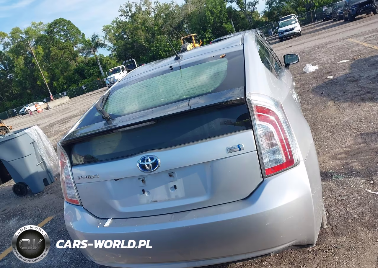 2013 Toyota Prius Three VIN:JTDKN3DU0D0343602 - 16