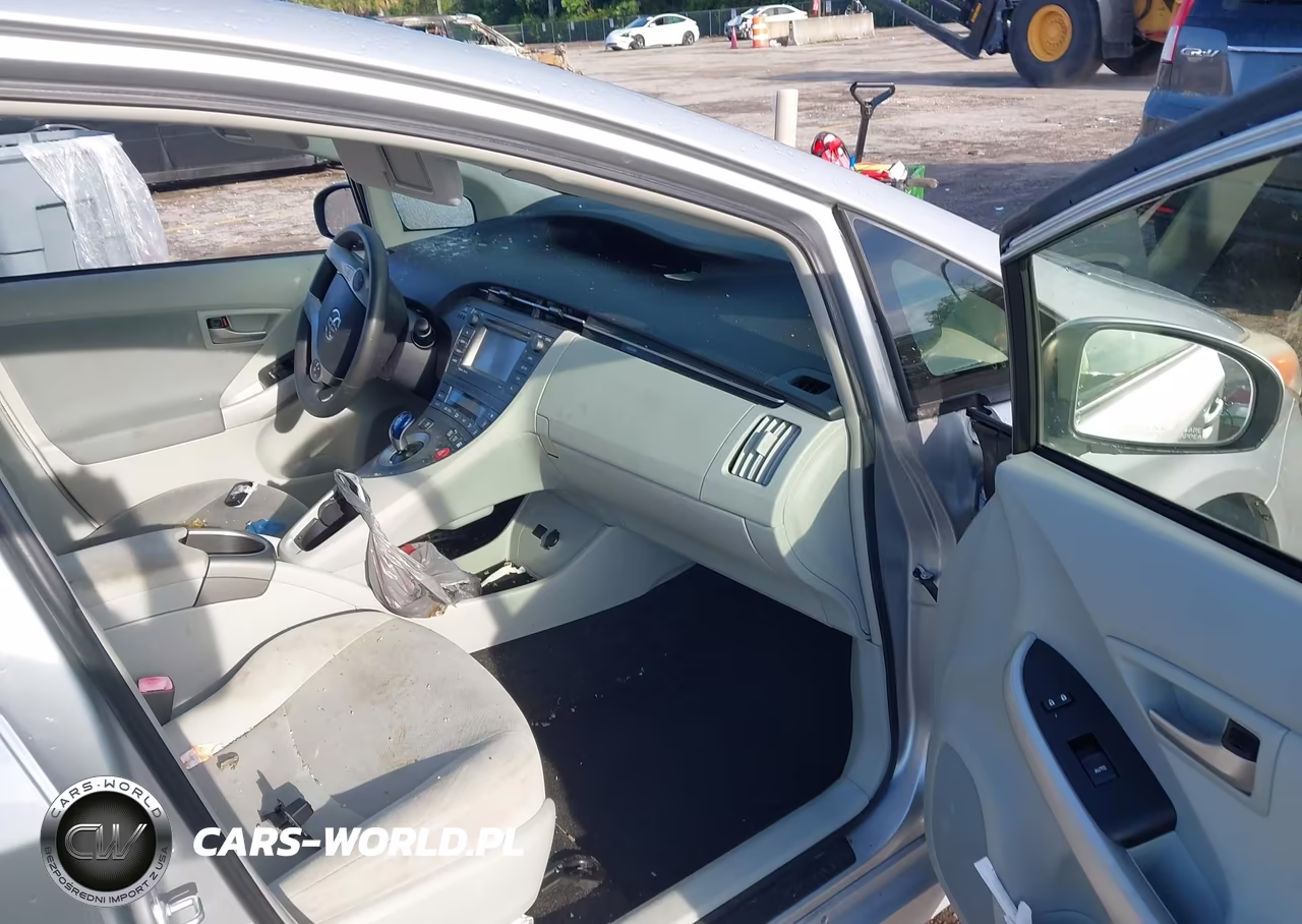 2013 Toyota Prius Three VIN:JTDKN3DU0D0343602 - 5