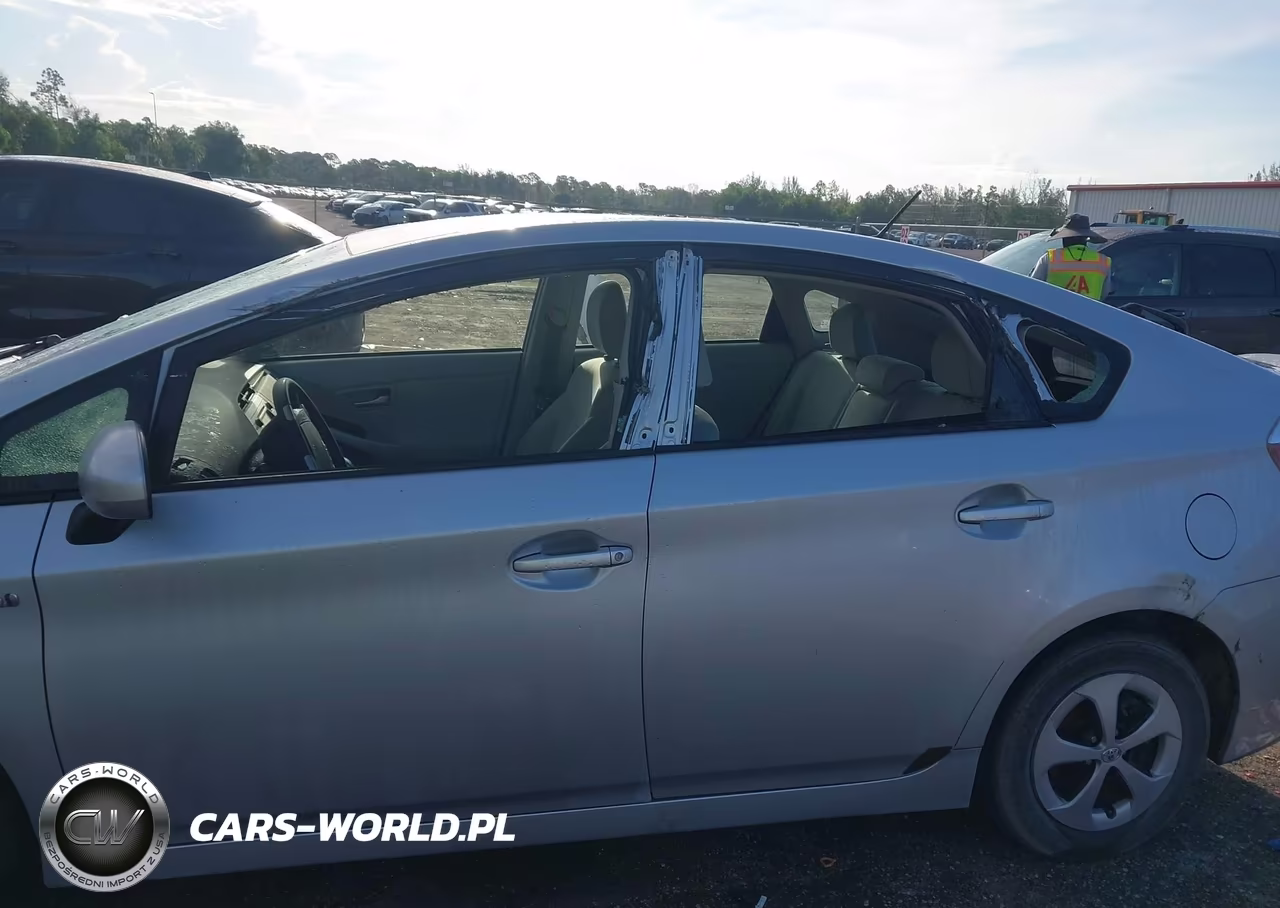 2013 Toyota Prius Three VIN:JTDKN3DU0D0343602 - 6