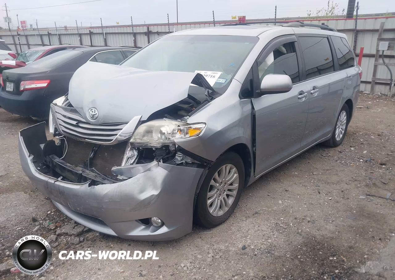 2017 Toyota Sienna Xle 8 Passenger VIN:5TDYZ3DC6HS844227 - 2