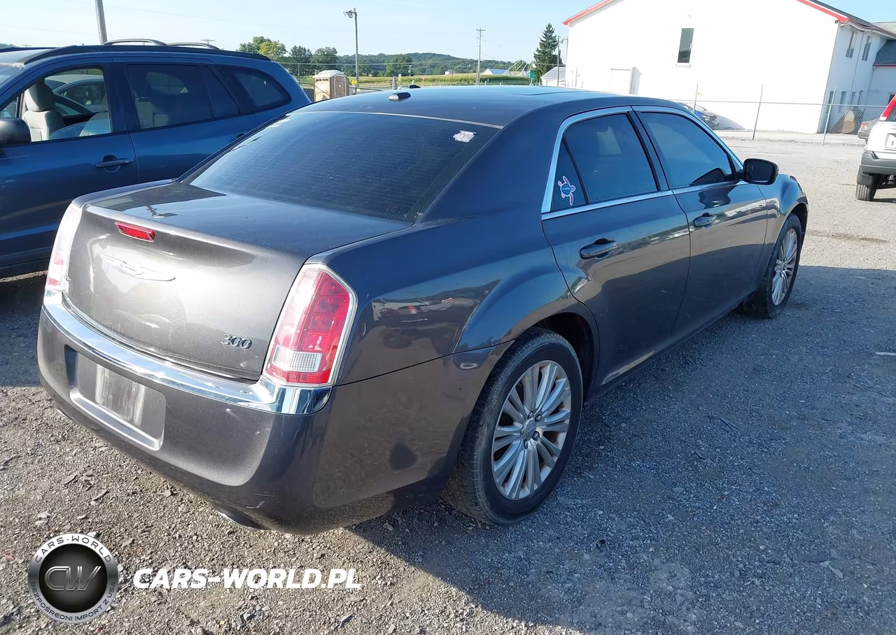 2014 Chrysler 300 VIN:2C3CCARGXEH157763 - 4