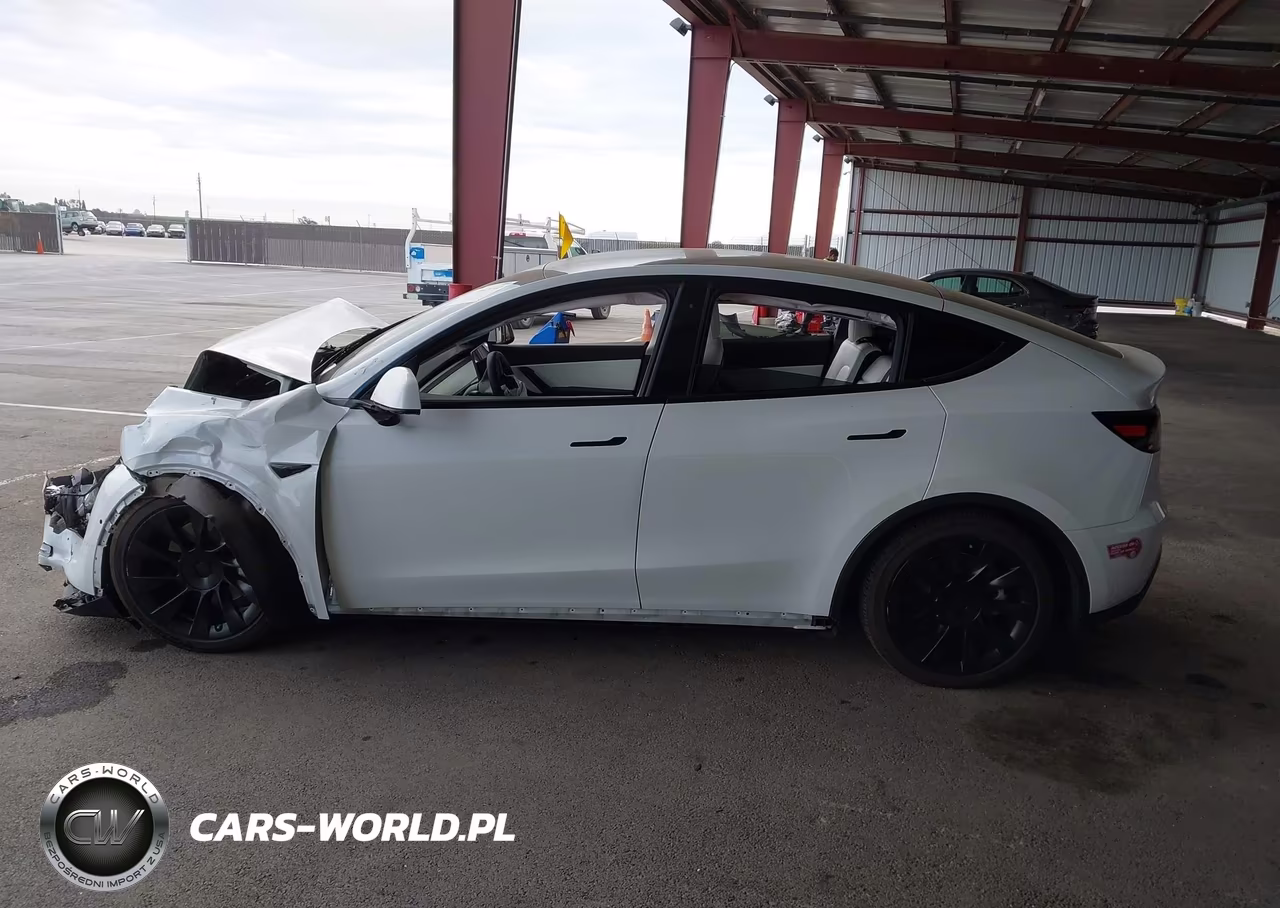 2022 Tesla Model Y Long Range Dual Motor All-Wheel Drive VIN:7SAYGDEE0NF487643 - 15