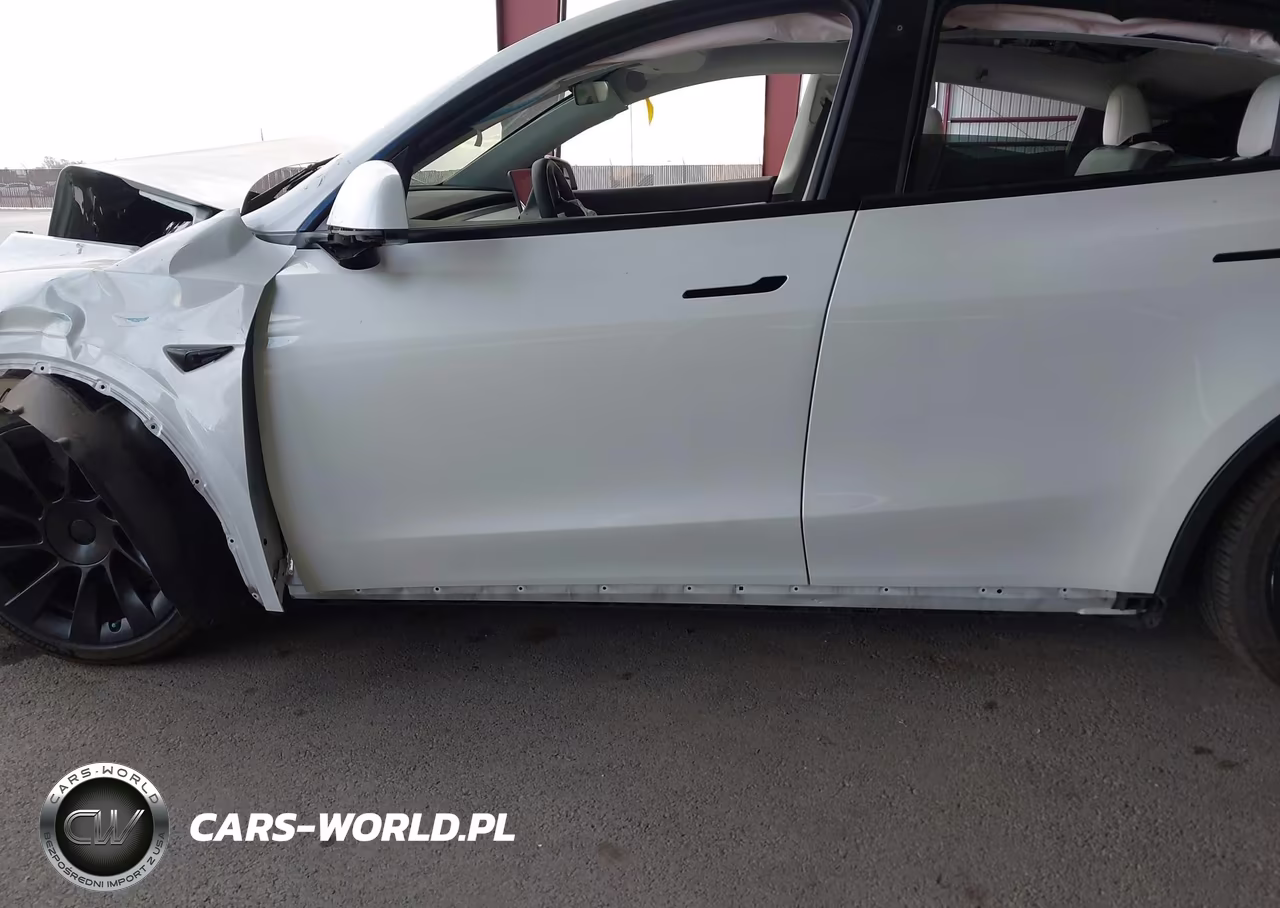 2022 Tesla Model Y Long Range Dual Motor All-Wheel Drive VIN:7SAYGDEE0NF487643 - 22
