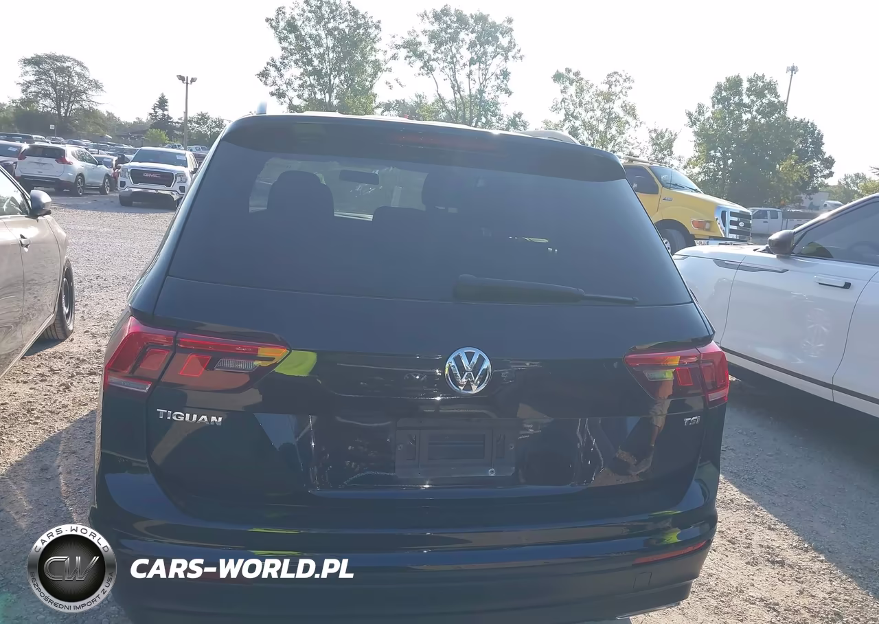 2018 Volkswagen Tiguan 2.0T S VIN:3VV1B7AX4JM112755 - 16