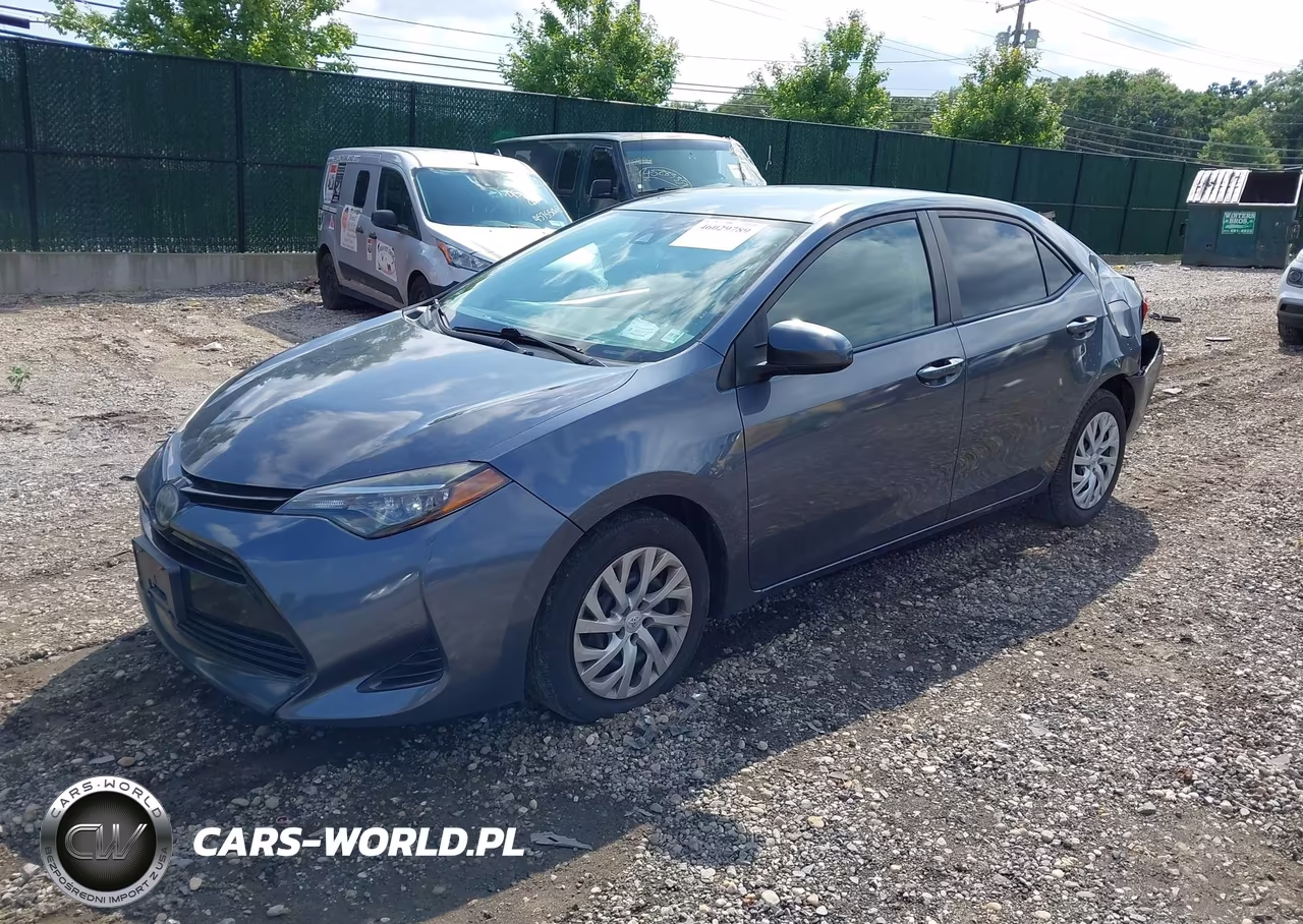 2017 Toyota Corolla Le VIN:5YFBURHE2HP693981 - 2