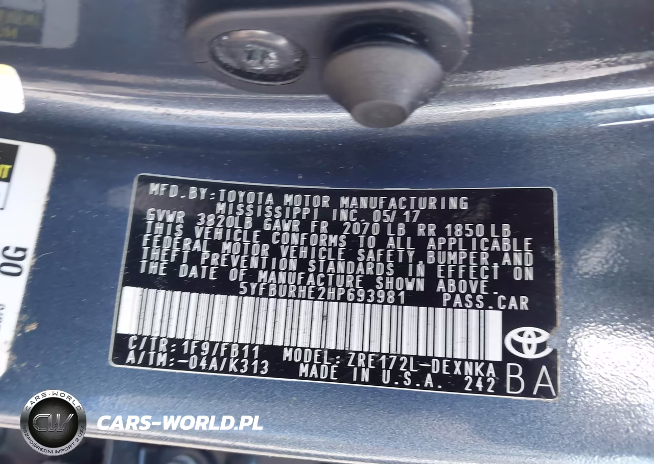 2017 Toyota Corolla Le VIN:5YFBURHE2HP693981 - 9