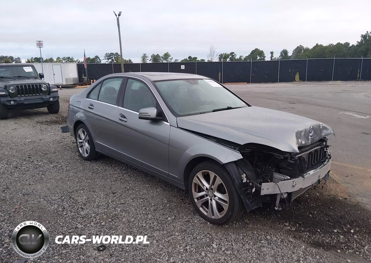 2014 Mercedes-Benz C 300 Luxury 4Matic – zdjęcie 1 z 17