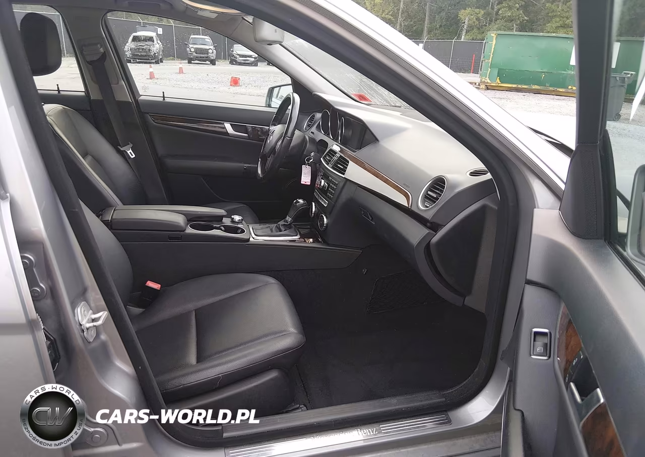 2014 Mercedes-Benz C 300 Luxury 4Matic VIN:WDDGF8AB3EA943261 - 5