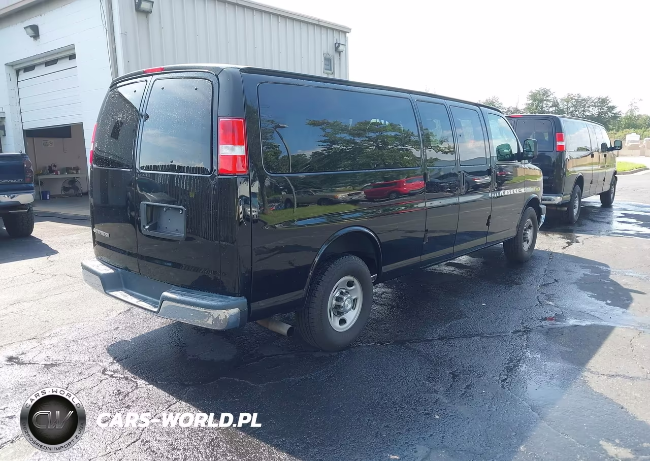 2018 Chevrolet Express 3500 Lt VIN:1GAZGPFG9J1273801 - 4