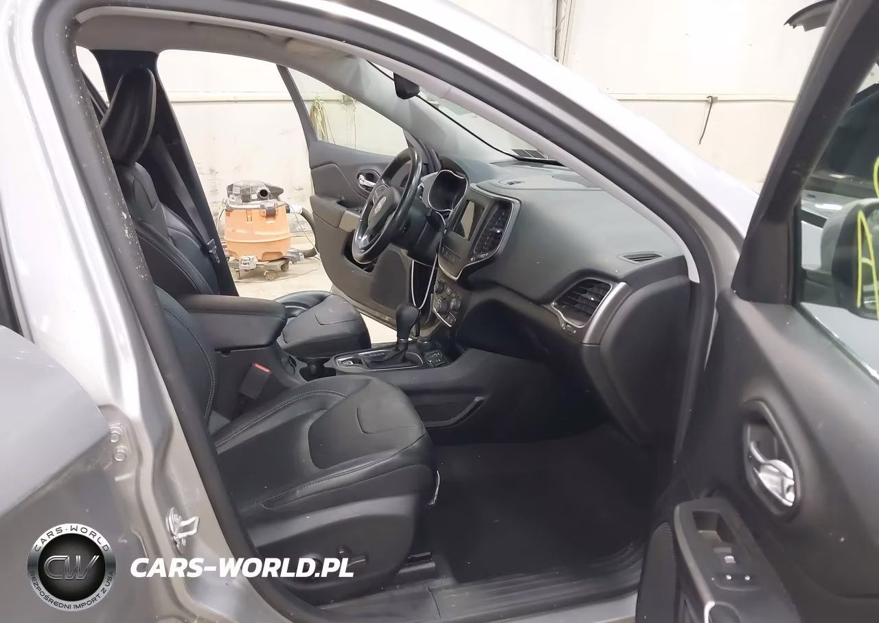 2021 Jeep Cherokee Latitude Lux 4X4 VIN:1C4PJMMX9MD201310 - 5