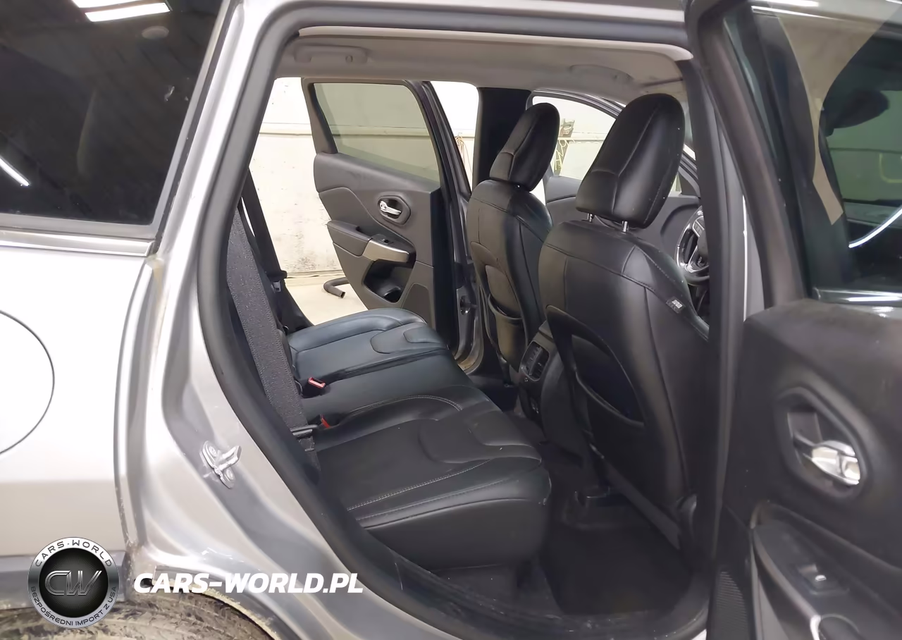 2021 Jeep Cherokee Latitude Lux 4X4 VIN:1C4PJMMX9MD201310 - 8