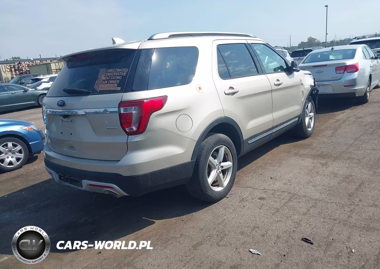 2017 Ford Explorer Xlt VIN:1FM5K8D88HGC76097 - 4