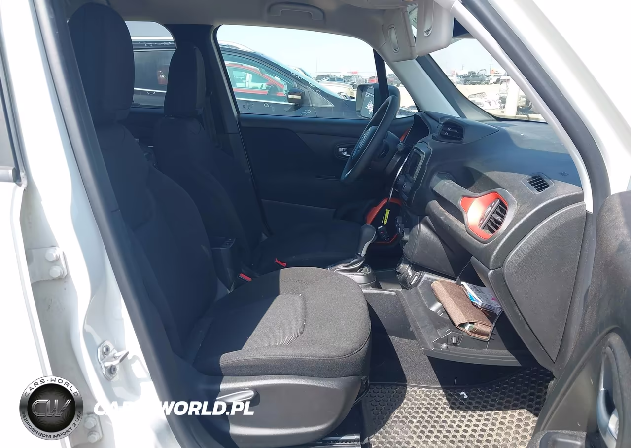 2018 Jeep Renegade Upland Edition 4X4 VIN:ZACCJBAB1JPJ14684 - 5