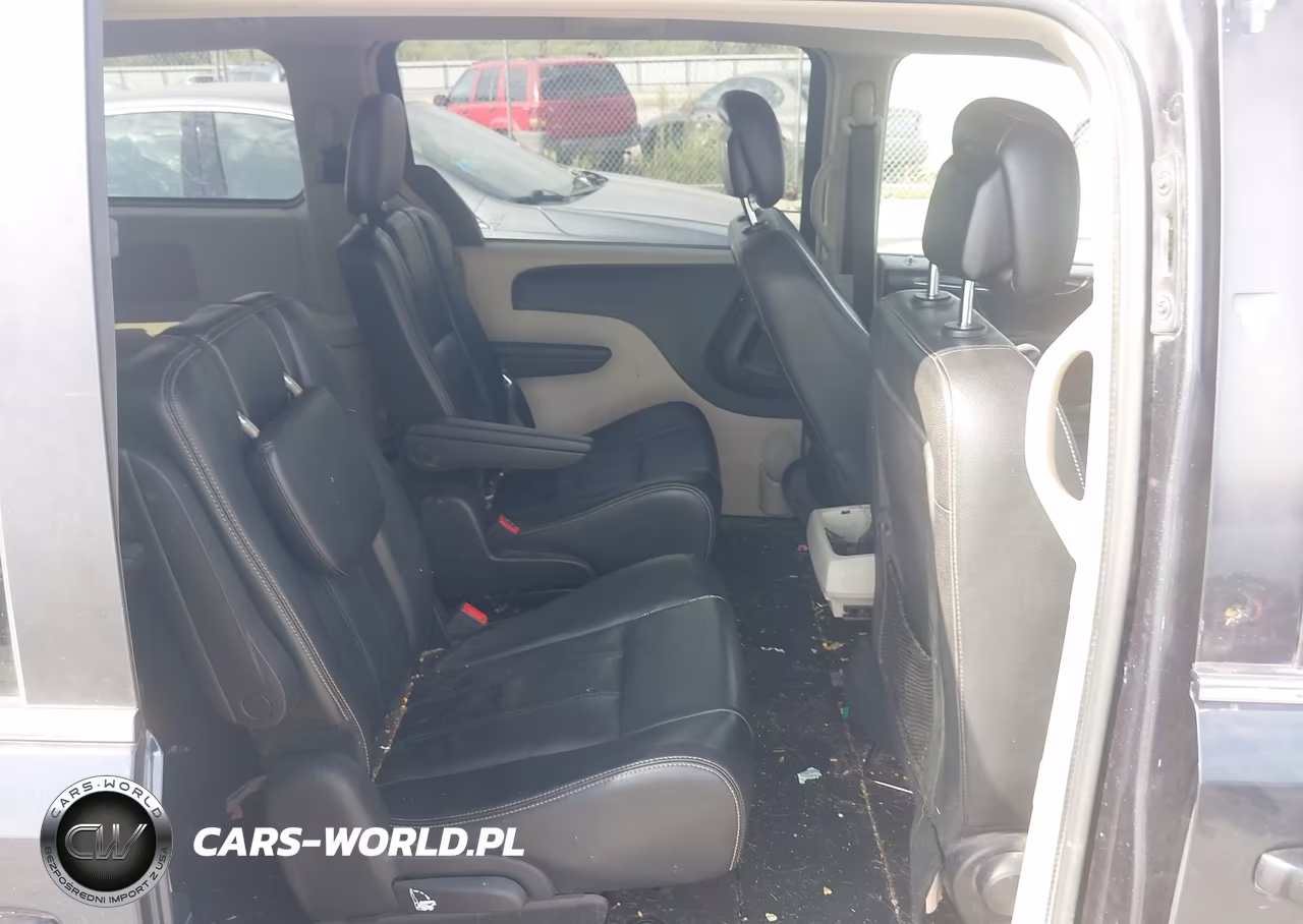 2014 Chrysler Town & Country Touring VIN:2C4RC1BG3ER435803 - 8