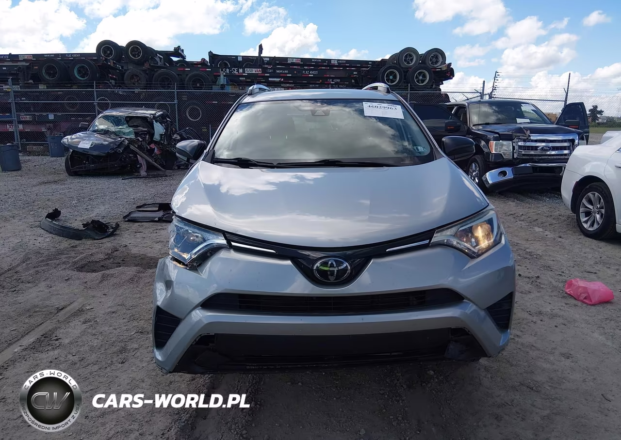 2018 Toyota Rav4 Le VIN:JTMBFREV7JJ218576 - 13