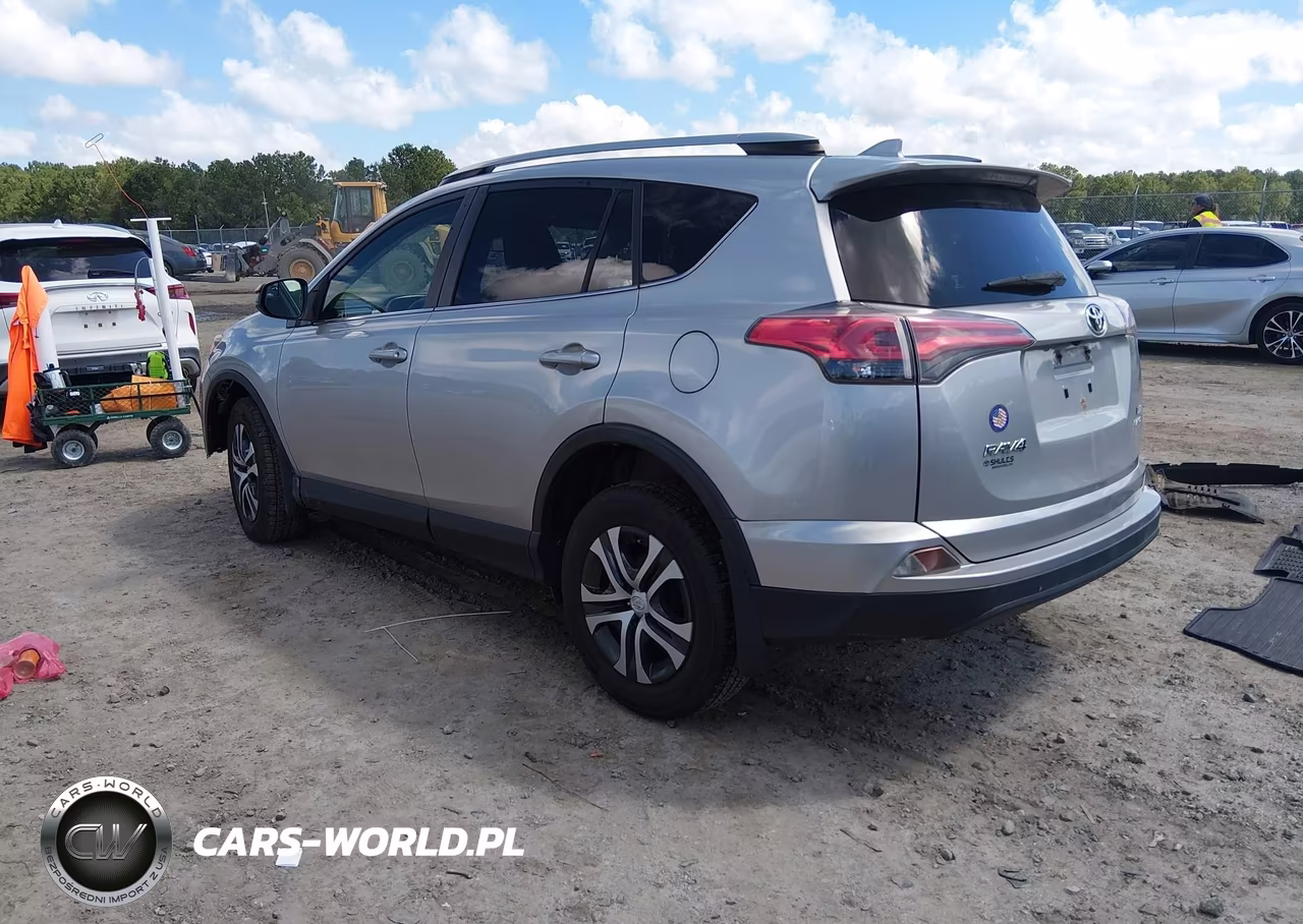 2018 Toyota Rav4 Le VIN:JTMBFREV7JJ218576 - 3