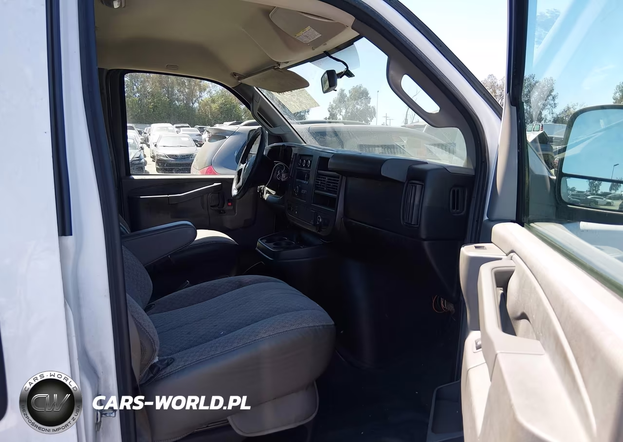 2017 Chevrolet Express 2500 Work Van VIN:1GCWGAFF9H1126953 - 5