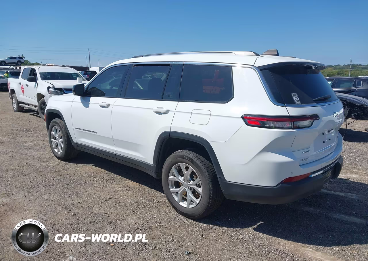 2023 Jeep Grand Cherokee L Limited 4X4 VIN:1C4RJKBG0P8825333 - 3