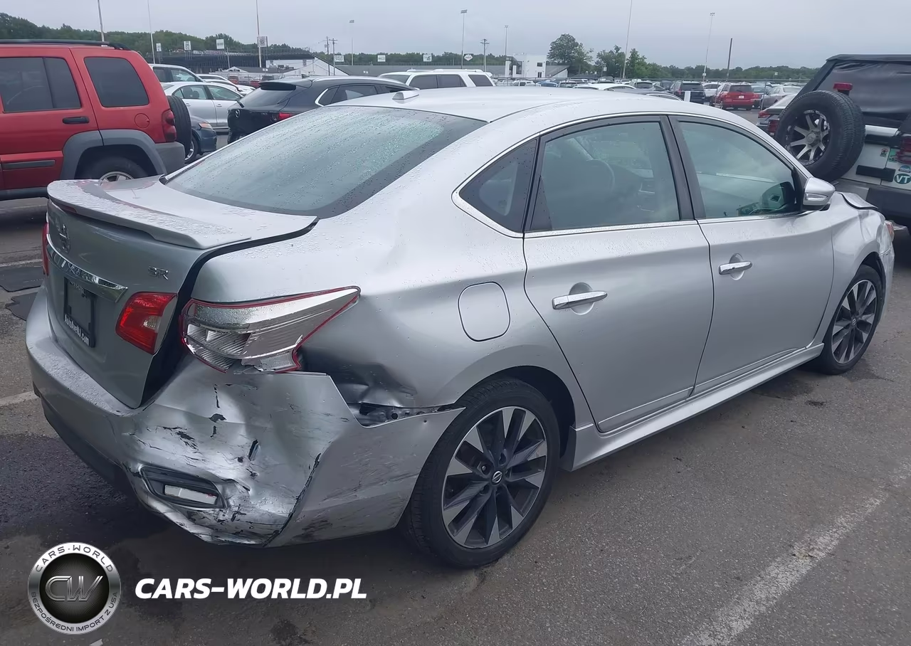 2017 Nissan Sentra Sr VIN:3N1AB7AP5HY214134 - 4