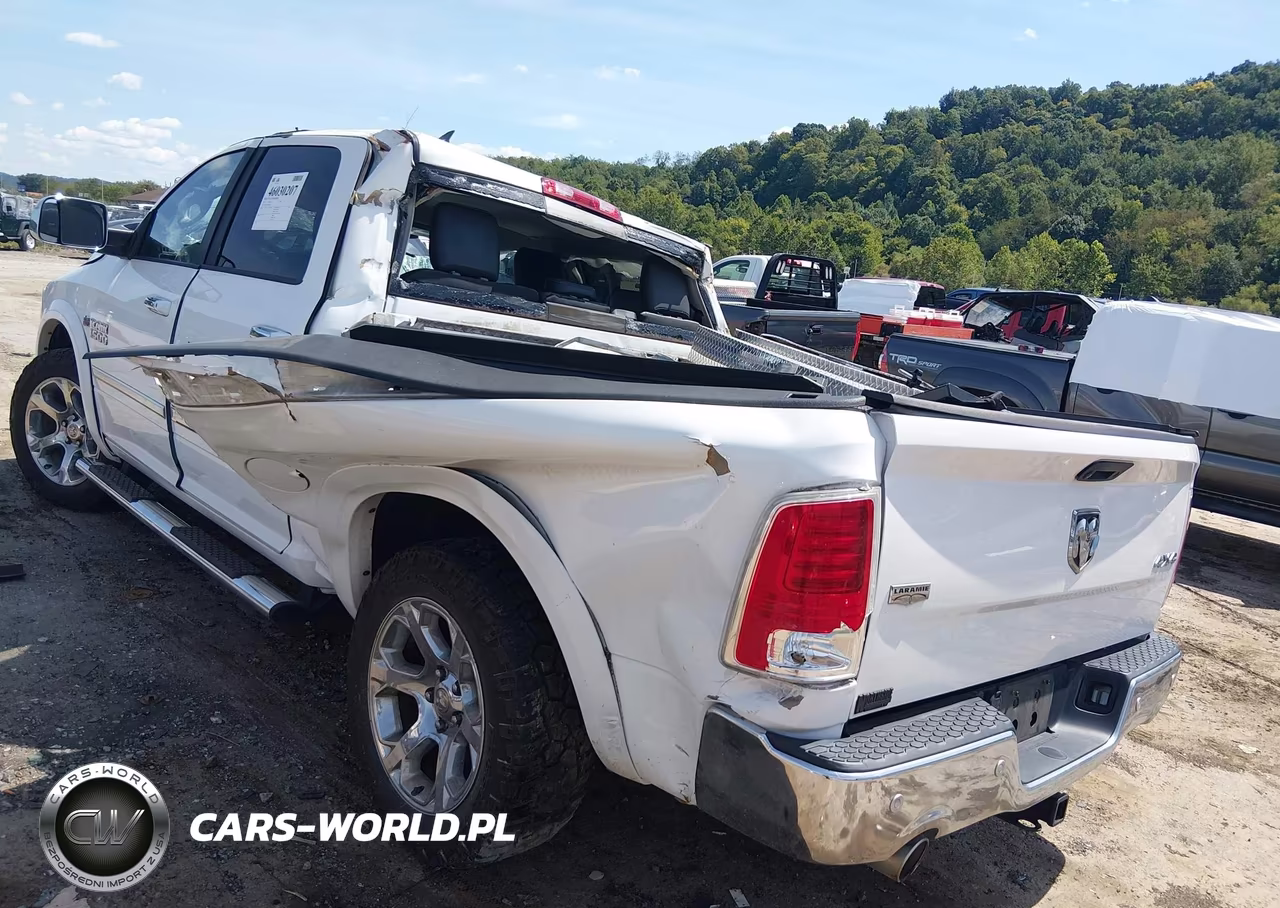 2014 Ram 1500 Laramie VIN:1C6RR7NT0ES163811 - 3