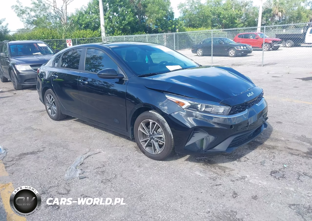 2024 Kia Forte Lxs – zdjęcie 1 z 16