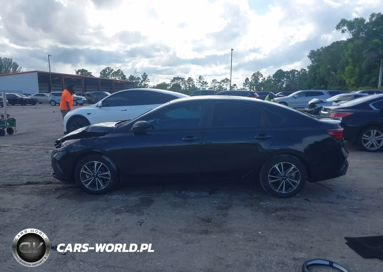 2024 Kia Forte Lxs VIN:3KPF24AD9RE762048 - 14