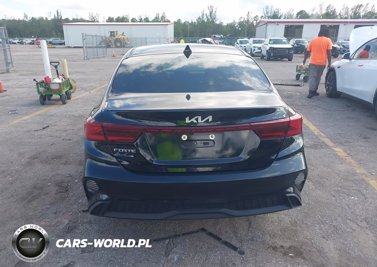 2024 Kia Forte Lxs VIN:3KPF24AD9RE762048 - 16