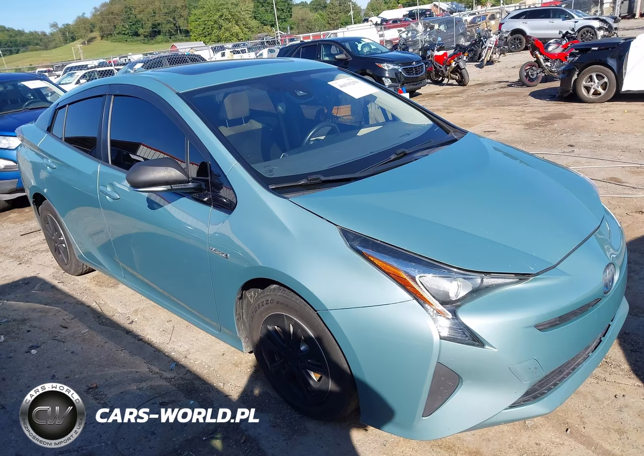 2016 Toyota Prius Three