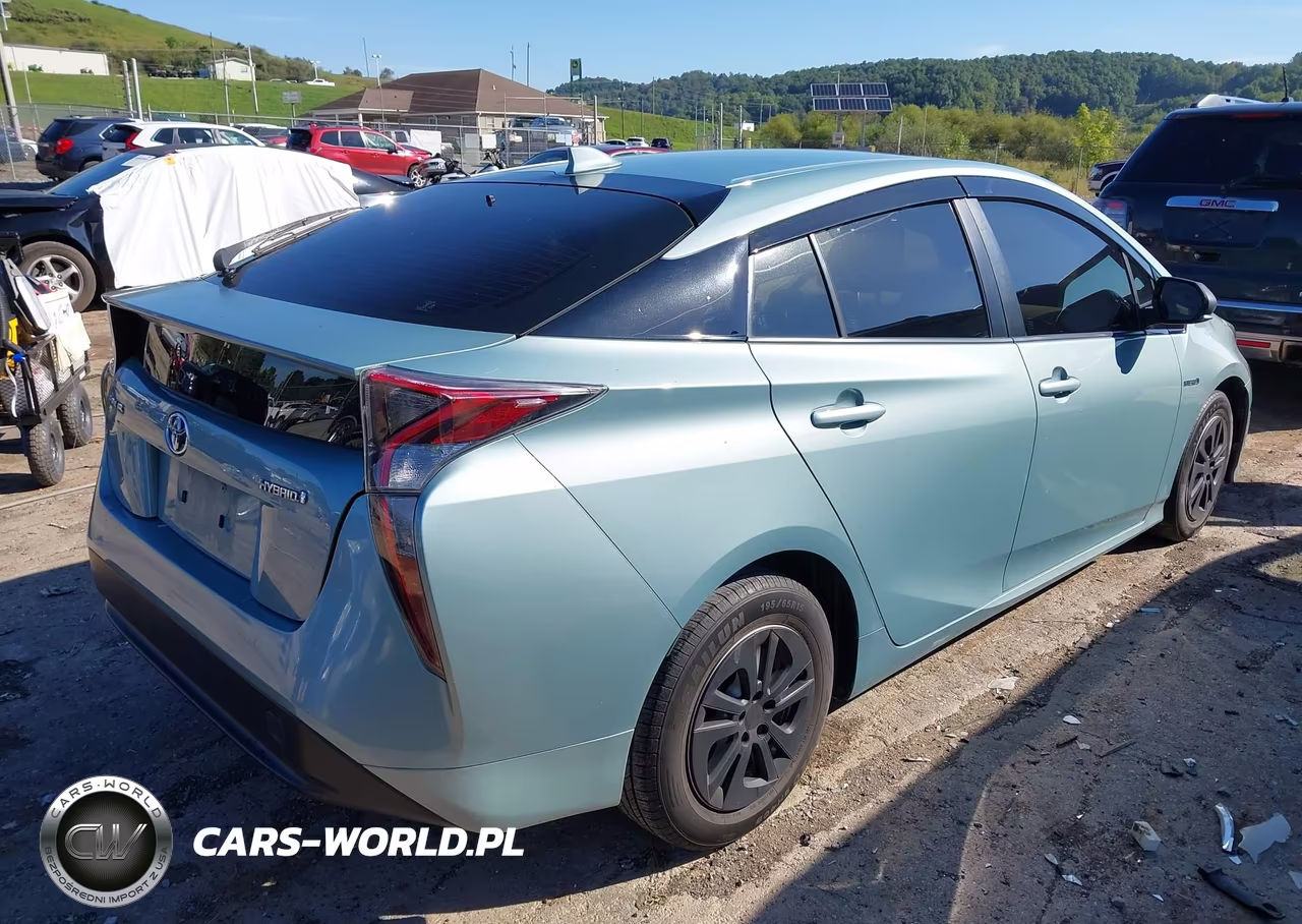 2016 Toyota Prius Three VIN:JTDKARFU4G3001603 - 4
