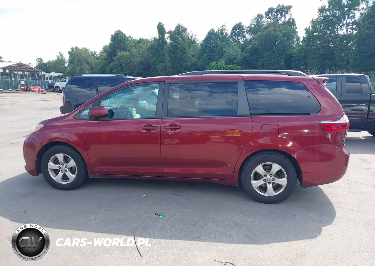 2017 Toyota Sienna Le 8 Passenger VIN:5TDKZ3DC0HS811942 - 14