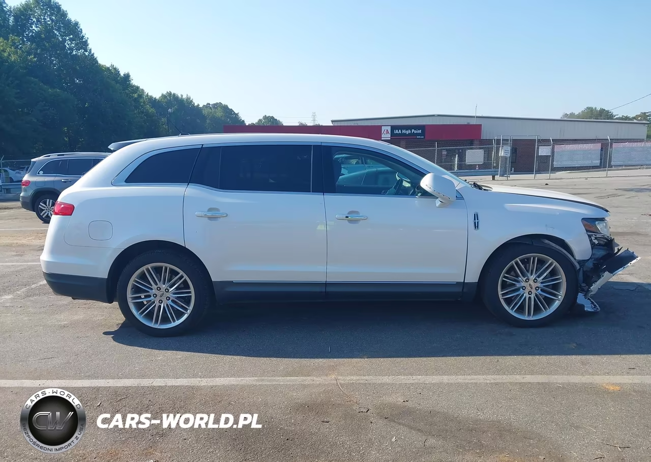 2019 Lincoln Mkt Reserve VIN:2LMHJ5AT2KBL02221 - 14