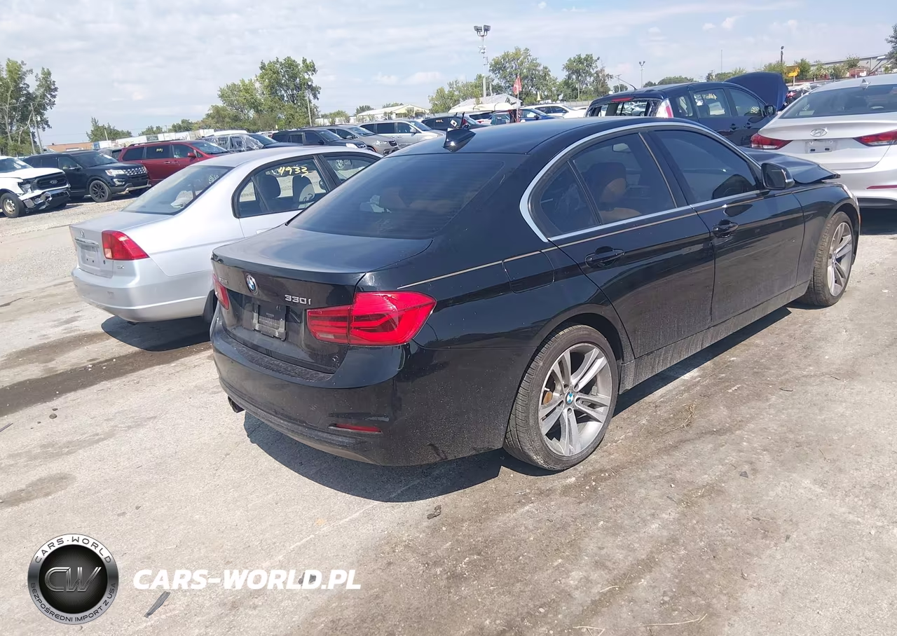 2018 BMW 330I xDrive VIN:WBA8D9C58JA616377 - 4
