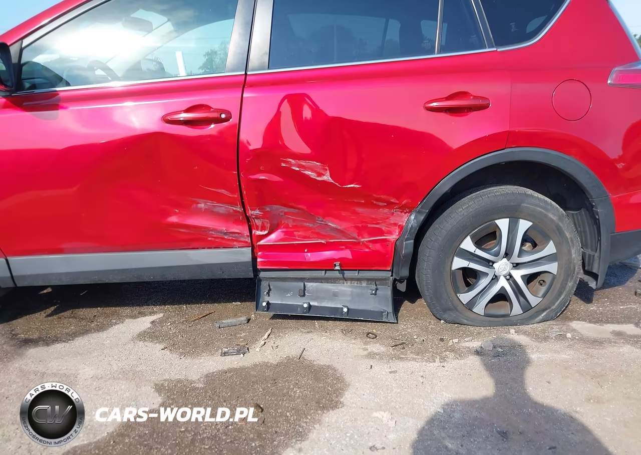 2017 Toyota Rav4 Le VIN:JTMBFREV9HJ121616 - 6