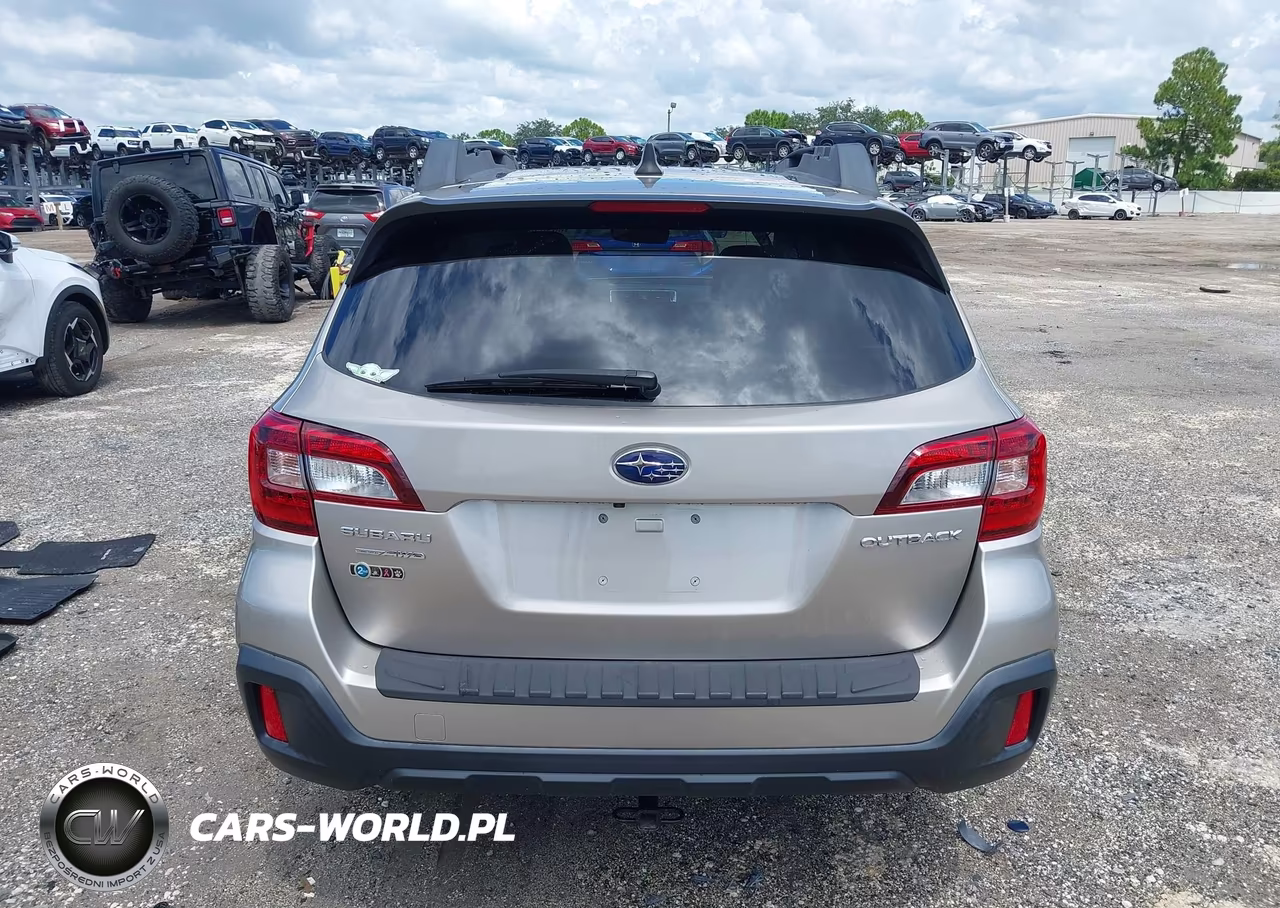 2018 Subaru Outback 2.5I Premium VIN:4S4BSACC2J3364768 - 16