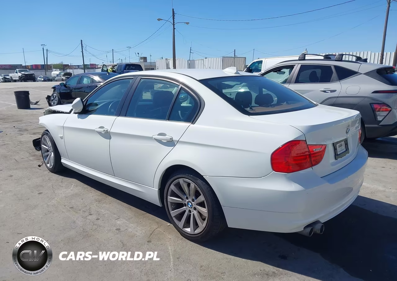 2011 BMW 328I VIN:WBAPH7G57BNN07806 - 3
