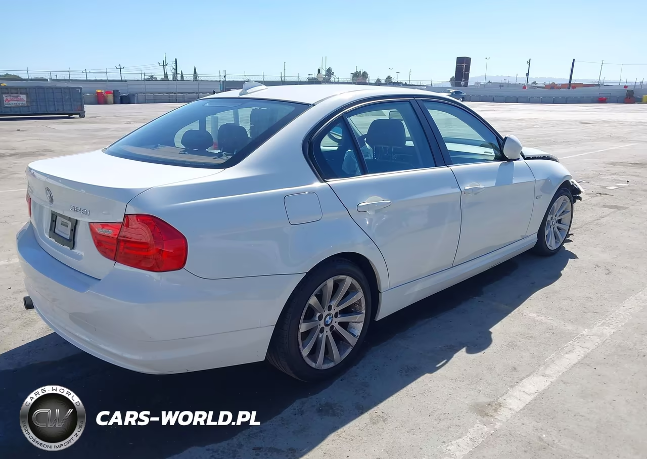 2011 BMW 328I VIN:WBAPH7G57BNN07806 - 4