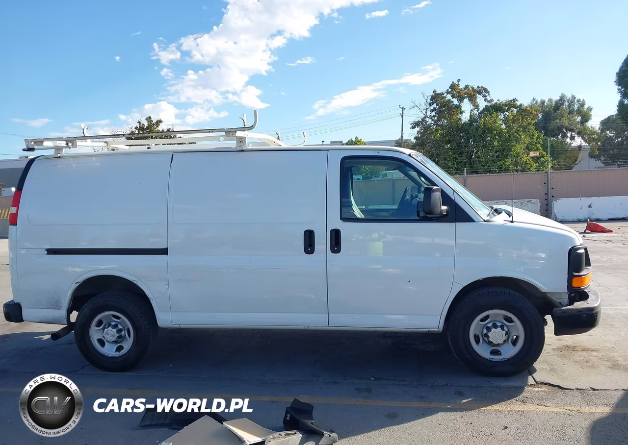 2015 Chevrolet Express 2500 Work Van VIN:1GCWGFCF8F1234592 - 14